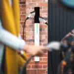 Astreea® SmartCharger – Model vertical montat pe perete (2x22 kW) - imagine 2